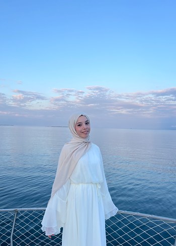 Beyaz tesettür elbise - Görsel 3