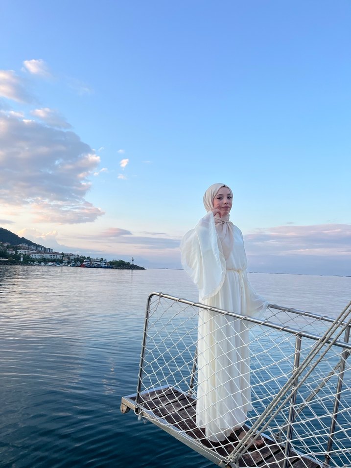 Beyaz tesettür elbise - Görsel 5