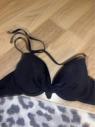 Penti bikini üstü