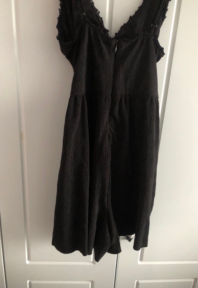 Siyah V Yaka Fırfırlı Keten Tulum - Görsel 3