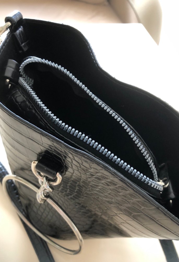 Parlak Siyah Yılan Desenli twist marka hiç kullanılmadı - Görsel 2