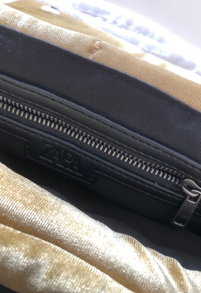 Zara Bej Zincir Detaylı kadife Çanta - Görsel 5