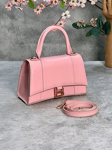 HOURGLASS BAG