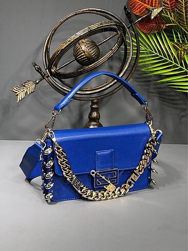 SHOULDER BAG 