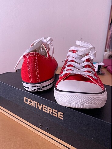 38,5 Beden Converse ayakkabı