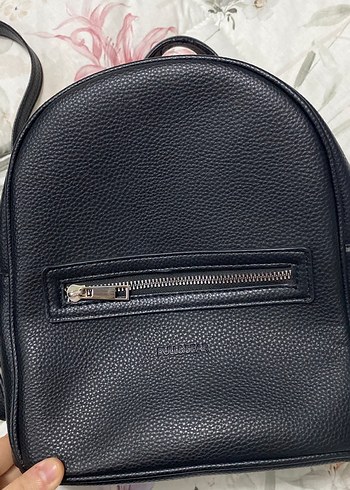 Pull and Bear Siyah Deri Fermuarli Kadin Sirt Cantasi