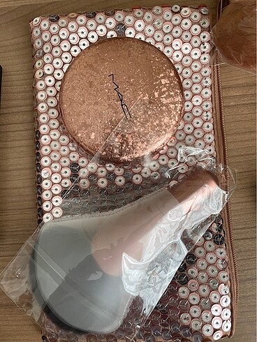 MAC Mac Extra Dimension Skinfinish Set -Whisper of Guilt