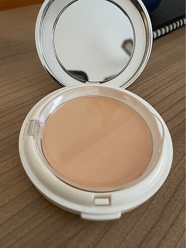 Flormar Flormar Satin Touch Compact Powder 03 Light Beige