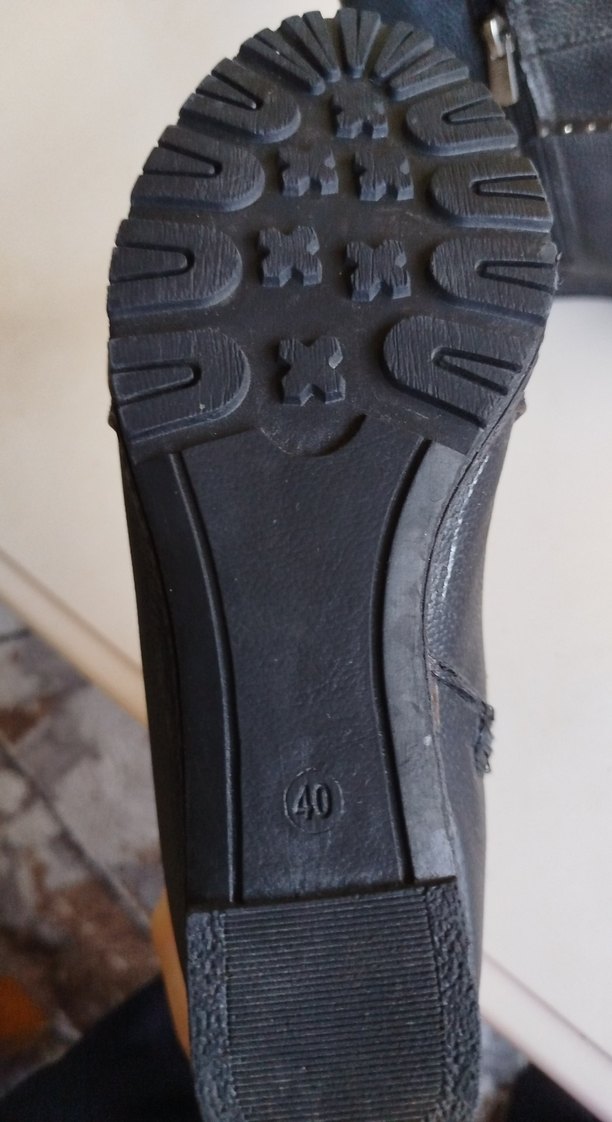 Kadın Siyah Deri Tokalı Dolgu Topuklu Bot - Görsel 3