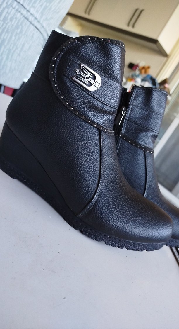 Kadın Siyah Deri Tokalı Dolgu Topuklu Bot - Görsel 2