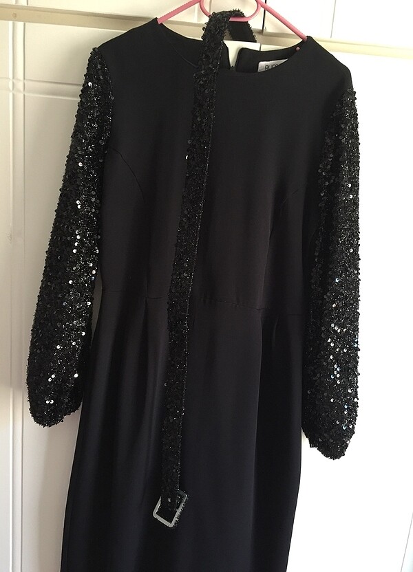 Pullu kemerli elbise - Görsel 2