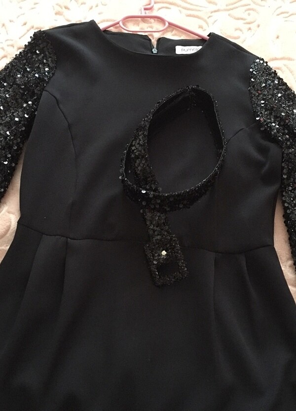 Pullu kemerli elbise - Görsel 3