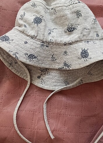 LC Waikiki Bebek yaz şapkası 