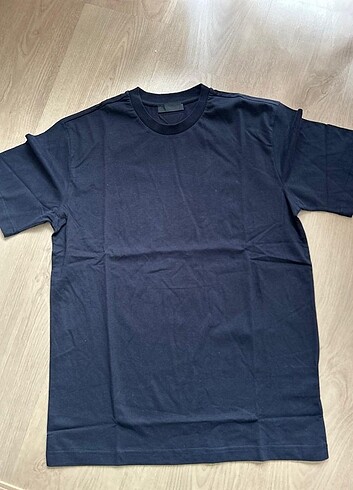 s Beden Unisex prada tisort