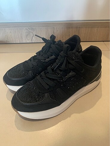 Zara Sneakers