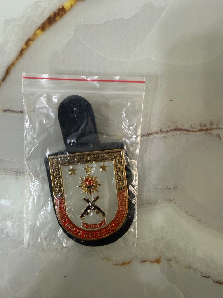 Erkek Vintage Altın Rozet - Görsel 2