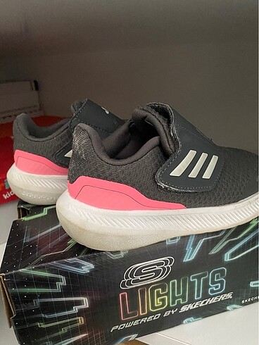 Adidas spor ayakkabı
