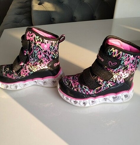 Skechers Skechers bot
