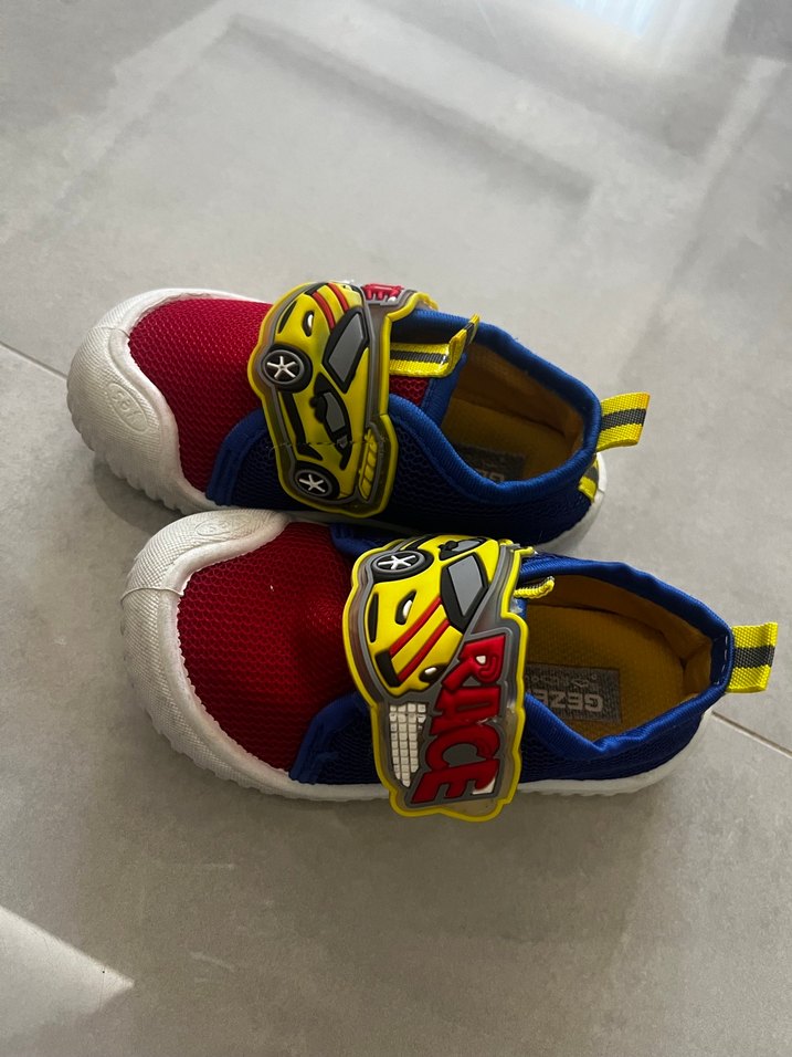 Erkek Çocuk Renkli Arabalı Cırt Cırtlı Ayakkabı - Görsel 2