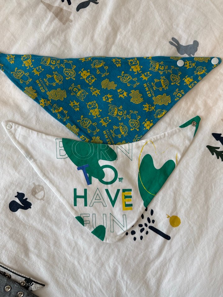 Çok Renkli Desenli Bebek Önlükleri - Görsel 3