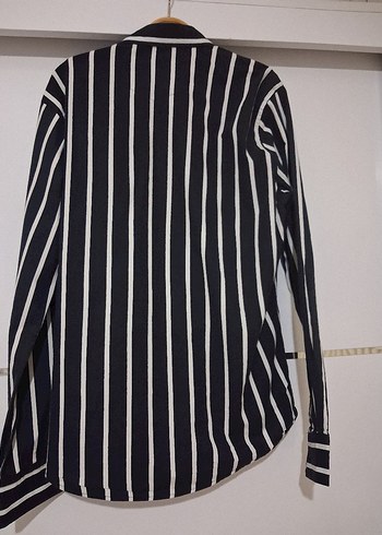 Siyah Beyaz Çizgili Uzun Kollu Gömlek - Görsel 3