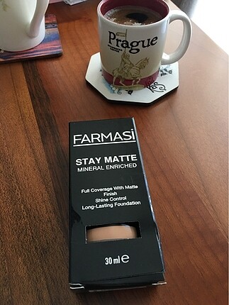 Farmasi stay matte fondöten