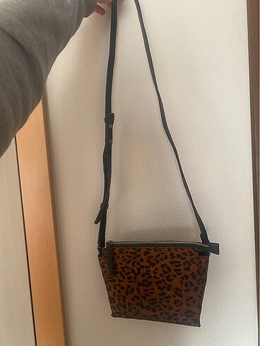 Mango leopar çanta