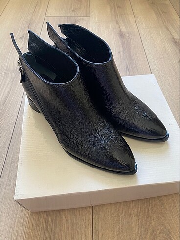 Siyah bootie permuarlı ayakkabı