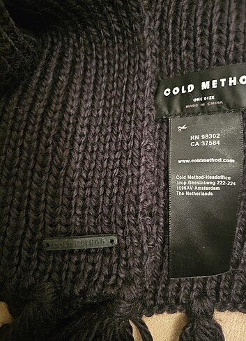 Diğer Cold Method Siyah Püsküllü Uzun Atkı