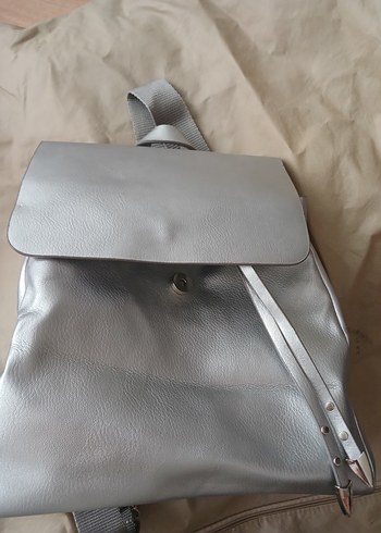Gri Deri Kadın Sırt Çantası Gümüş renk - Görsel 3