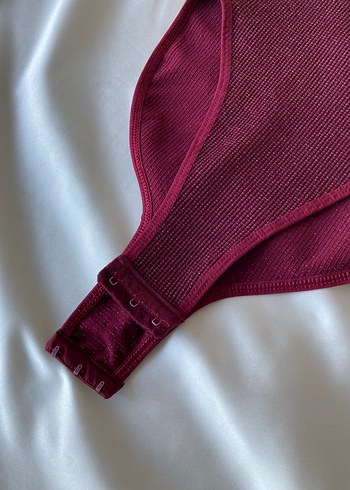 l Beden Urban Outfitters Agraflı Bodysuit