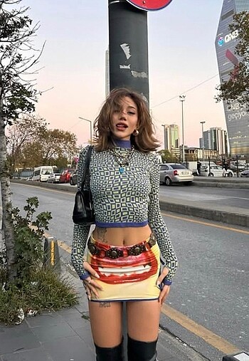 Urban Outfitters Uzun Kollu Crop