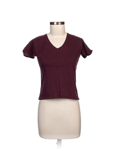 Pull and Bear T-shirt %70 İndirimli.