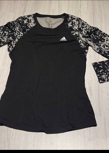 Adidas Kadın Siyah Uzun Kollu Baskılı Tişört