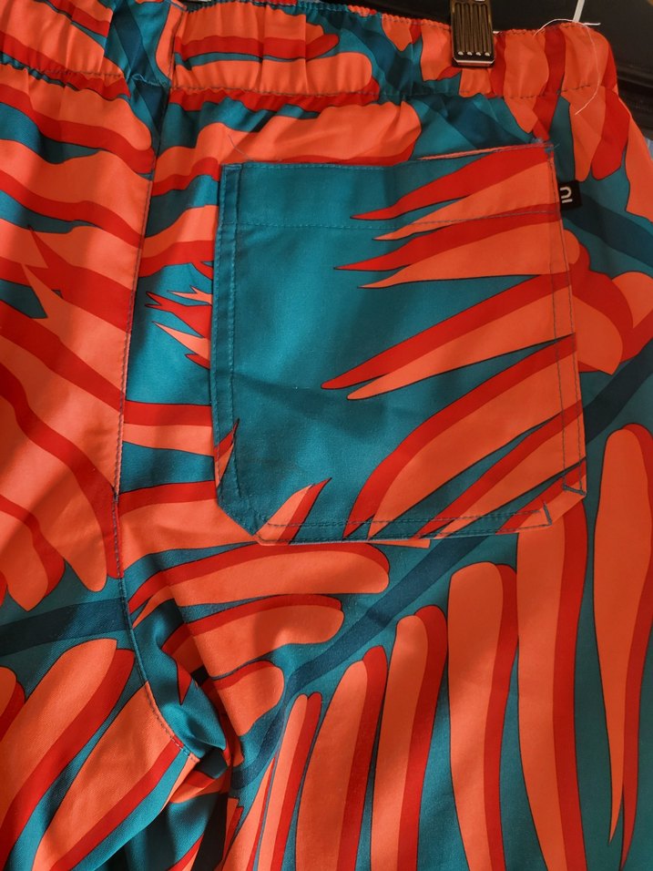 Renkli Dökümlü Erkek Mini Deniz Şortu - Görsel 4