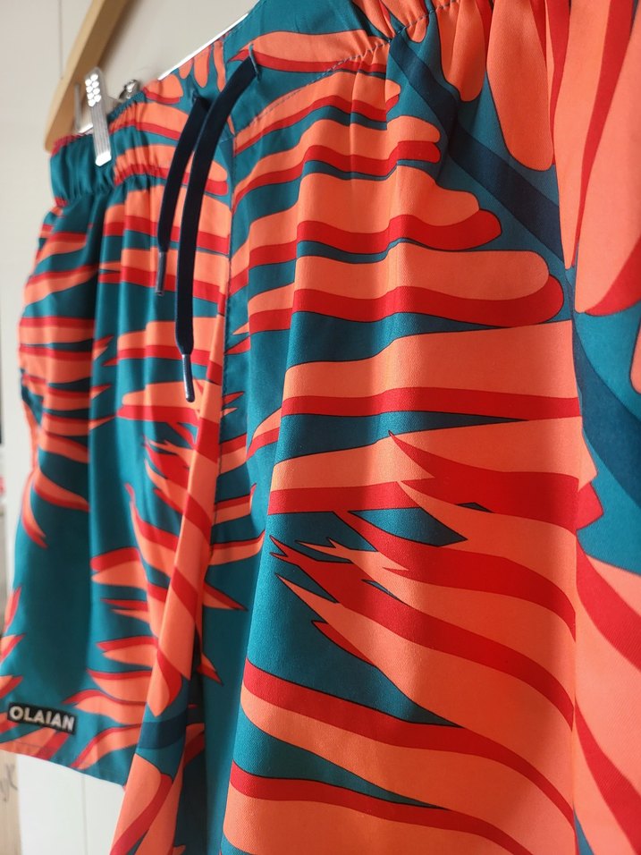 Renkli Dökümlü Erkek Mini Deniz Şortu - Görsel 3