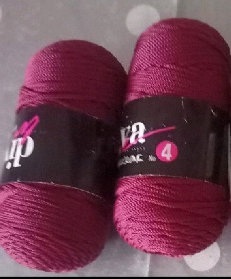 iki tane bordo renk  makreme ip - Görsel 2