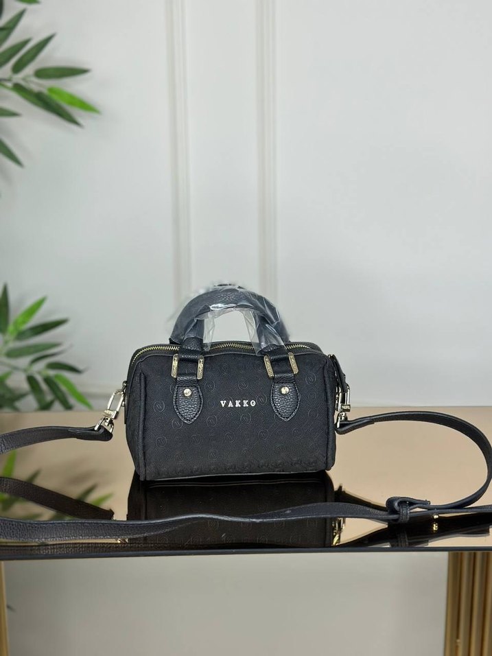 Vakko Siyah Deri Kadın Omuz Çantası - Görsel 2