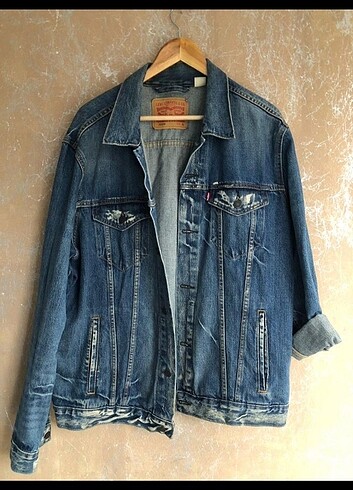 Levi's