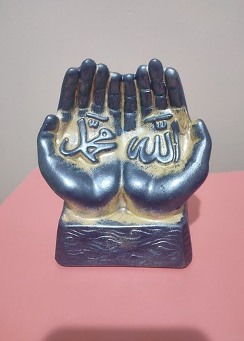 Altın ve Koyu Renkli Dua Eden Eller Figürü - Görsel 2