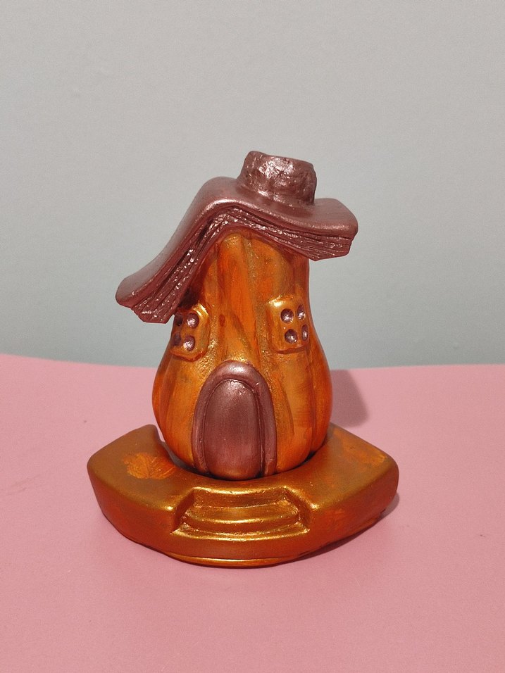 Parlak Altın Renkli Figürin Ev - Görsel 2