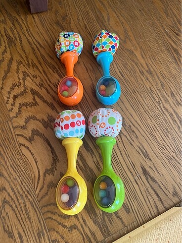 Fisher price neşeli marakaslar 4 adet