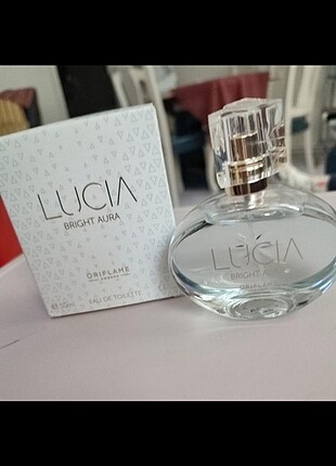 Lucia Oriflame parfümü