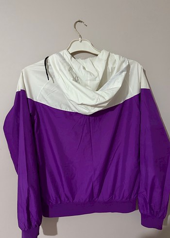 Nike Mor Beyaz Fermuarlı Kadın Yağmurluk - Görsel 2