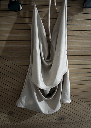 Saten Görünümlü Drapeli Halter Yaka Beyaz Bluz - Görsel 3