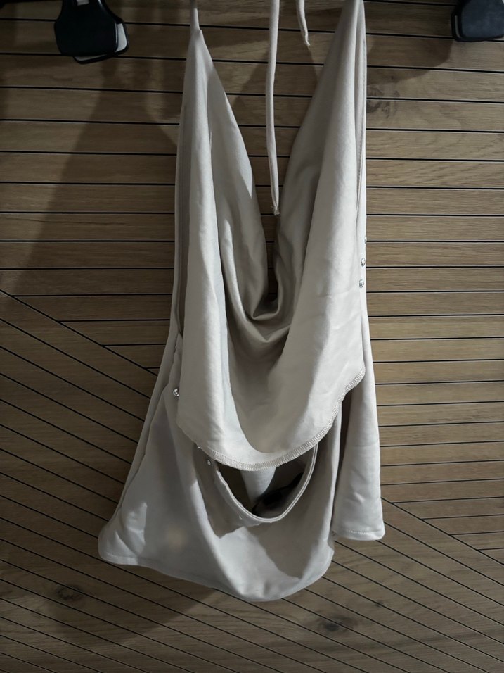 Saten Görünümlü Drapeli Halter Yaka Beyaz Bluz - Görsel 3