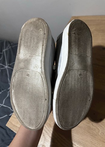 Gri Minimalist Kadın Spor Ayakkabı - Görsel 4