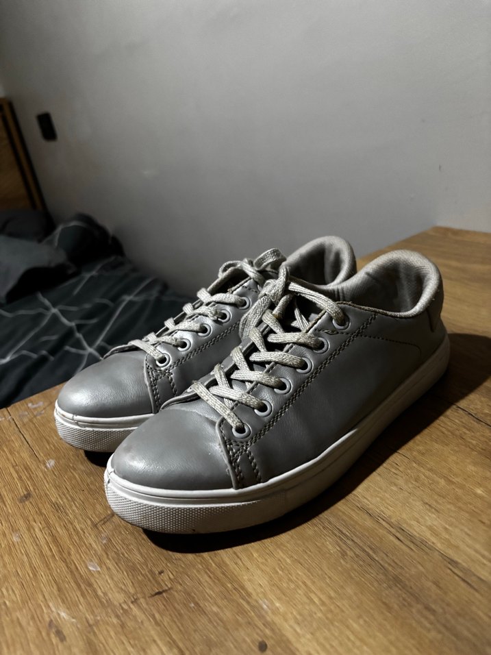 Gri Minimalist Kadın Spor Ayakkabı - Görsel 2