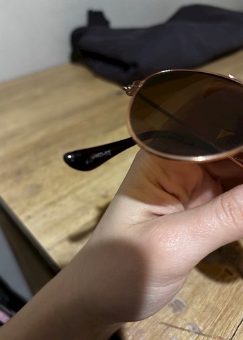 Bej Minimalist çocuk Güneş Gözlüğü - Görsel 3