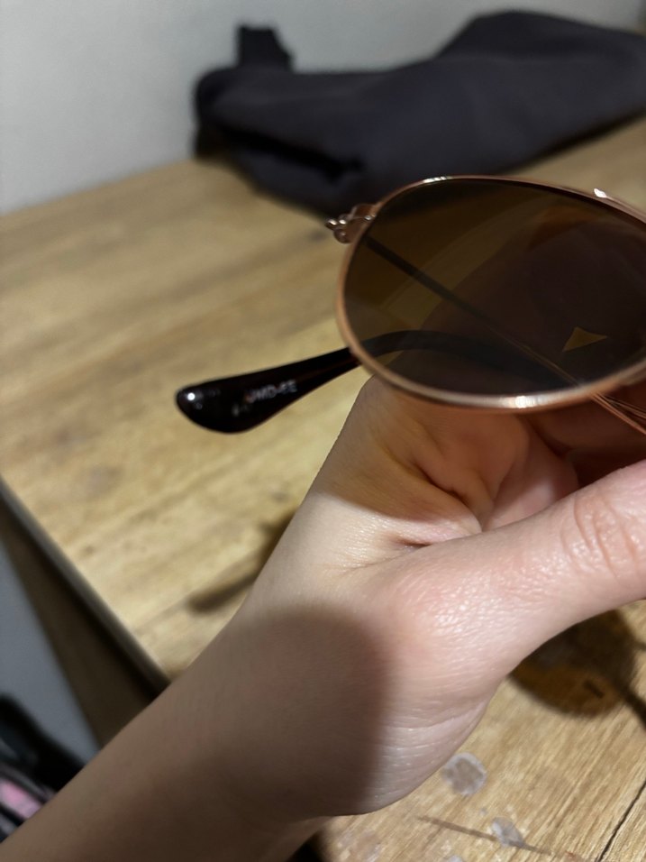 Bej Minimalist çocuk Güneş Gözlüğü - Görsel 3